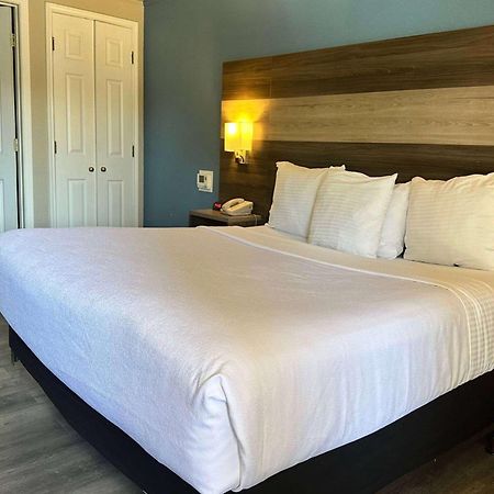 Days Inn By Wyndham San Diego Виста Экстерьер фото