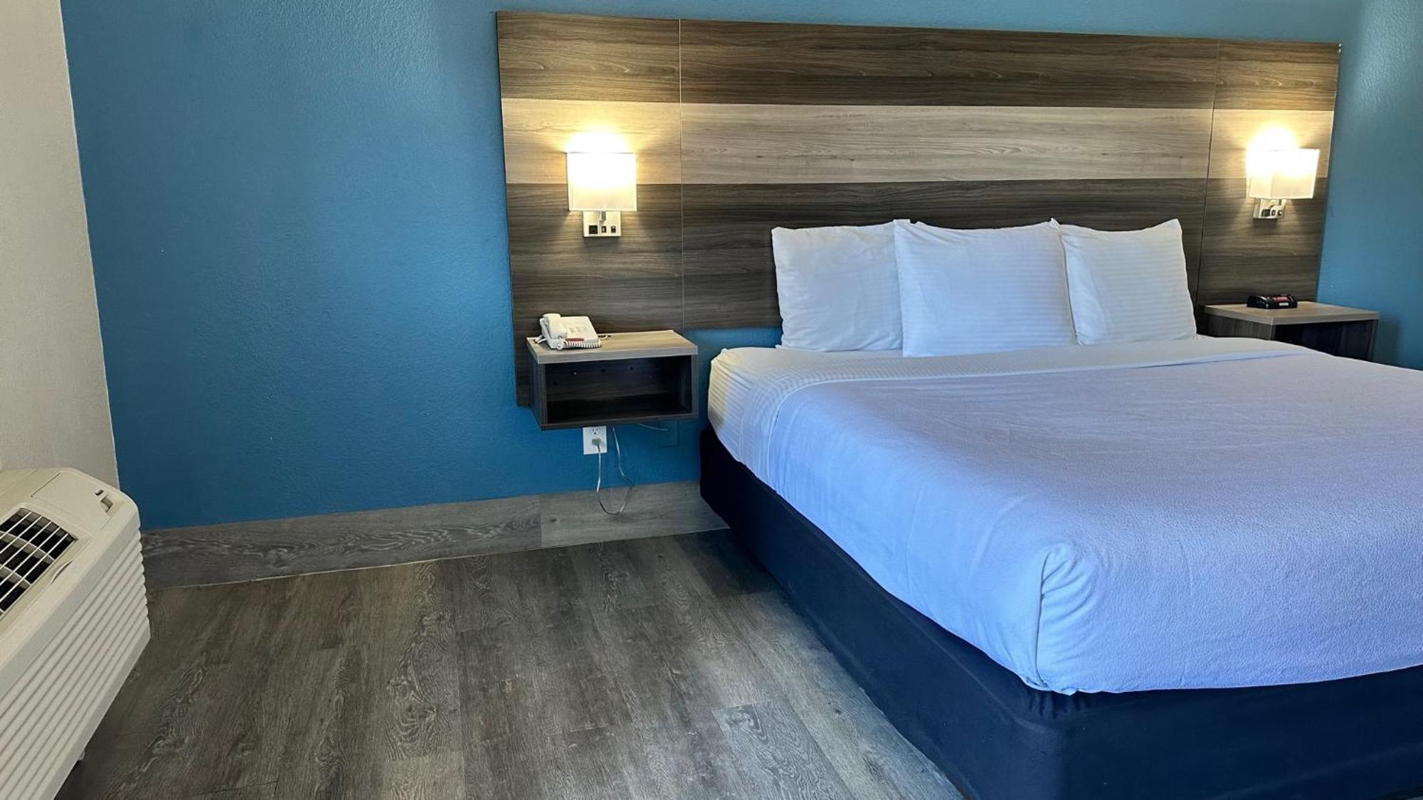 Days Inn By Wyndham San Diego Виста Экстерьер фото
