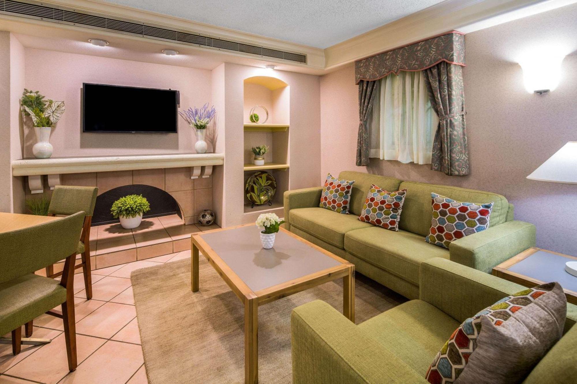 Days Inn By Wyndham San Diego Виста Экстерьер фото